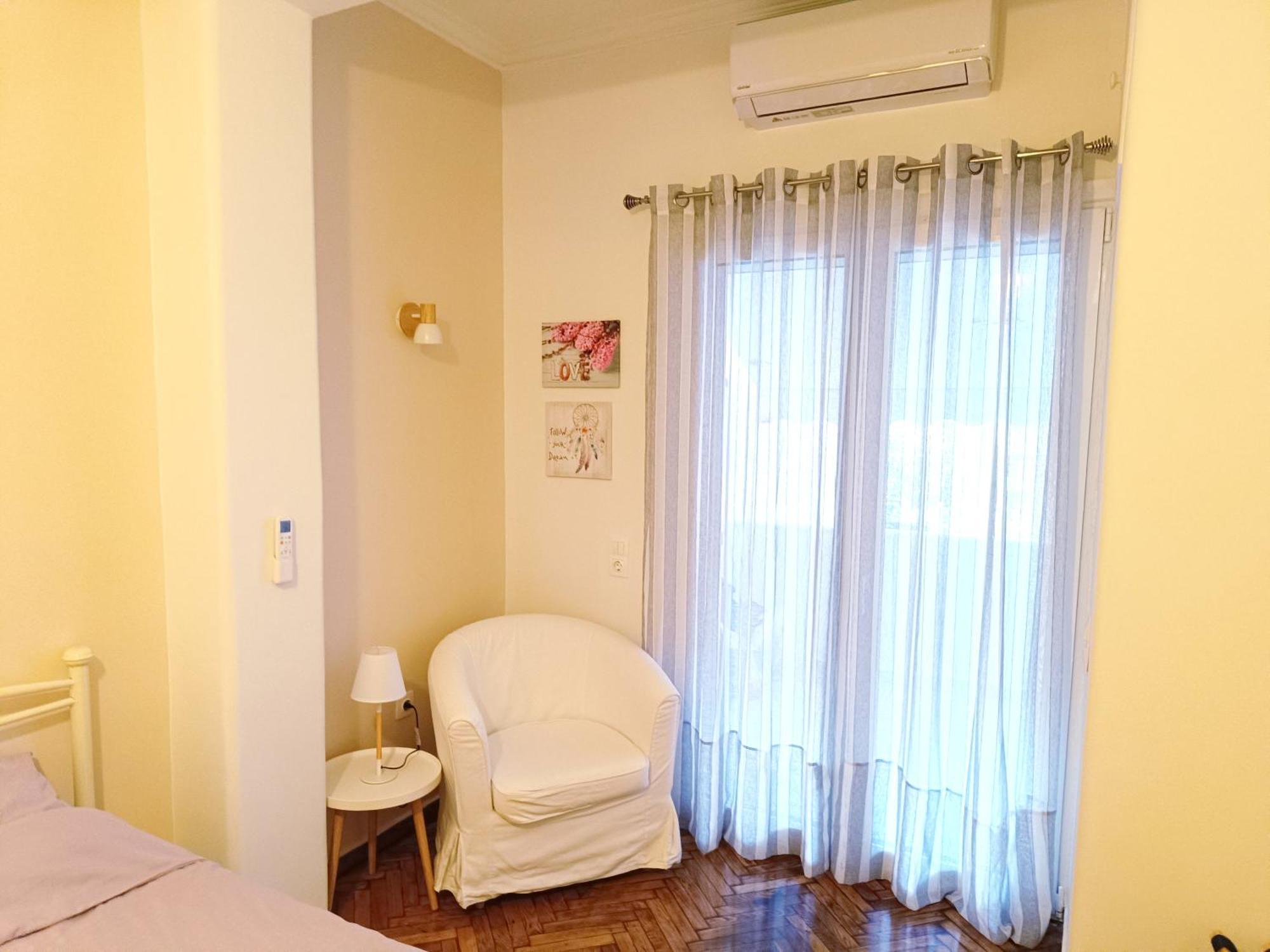 Golden Apartment In Victoria Athen Exterior foto